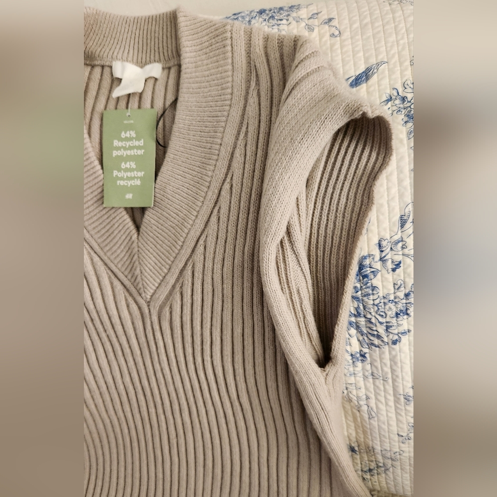 H&M Vest - Picture 2 of 4